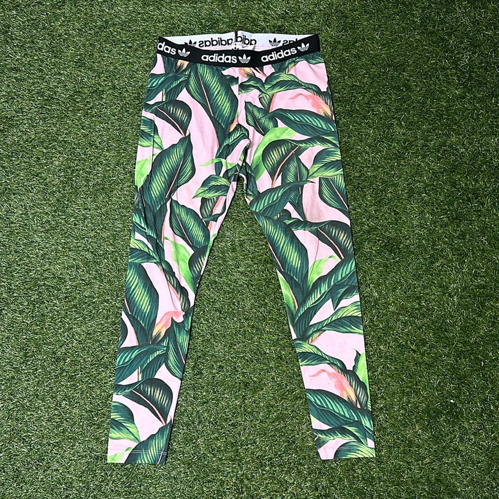 Adidas originals x farm palm leaf leggings with pink background
